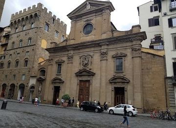 italy/lunigiana/landmark/basilica-di-santa-trinita