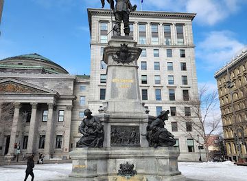 canada/montreal/old-montreal/landmark/monument-to-paul-de-chomedey-sieur-de-maisonneuve