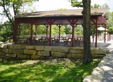 missouri/table-rock-lake/landmark/cedar-wood-resort