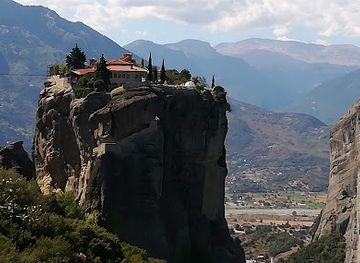 kosovo/junik-mountains/landmark/sinan-pasha-mosque