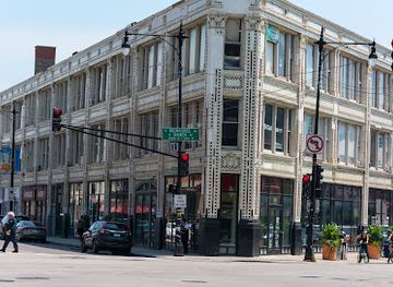 illinois/chicago/wicker-park/landmark/the-flatiron-arts-building