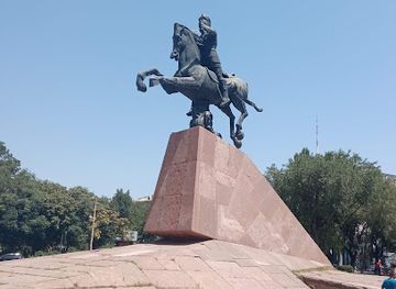 armenia/yerevan/landmark/vernissage