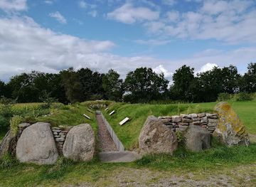 germany/north-frisia/landmark/langbett-munkwolstrup-burial-chamber