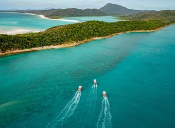 australia/whitsunday-islands/landmark/thundercat-red-cat-adventures