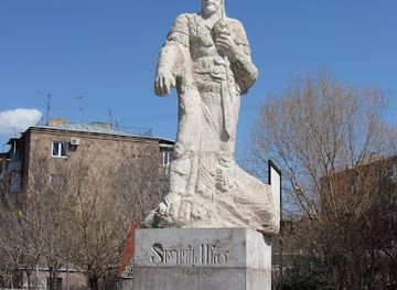 armenia/aparan/landmark/statue-of-tigran-the-great