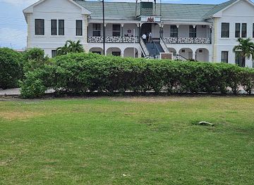 belize/belize-city/fort-george/landmark/battlefield-park