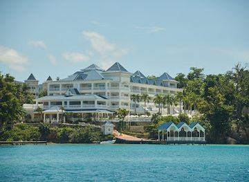 dominican-republic/samana-peninsula/landmark/cayo-levantado-resort