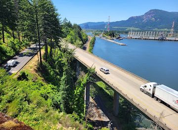 washington/columbia-river-gorge/landmark/historic-columbia-river-highway-multi-user-path