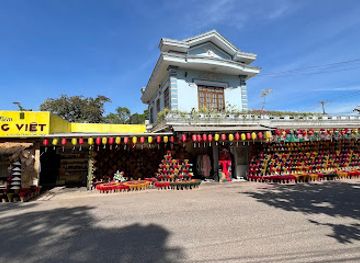 vietnam/hue/phu-huong/landmark/huong-non-tram-huong-hue-incense-village