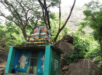 india/coimbatore/landmark/monkey-waterfalls