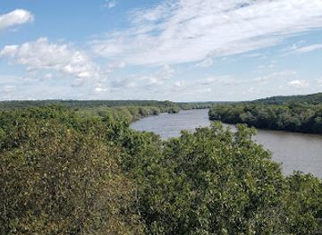 illinois/rock-river-valley/landmark/castle-rock-overlook