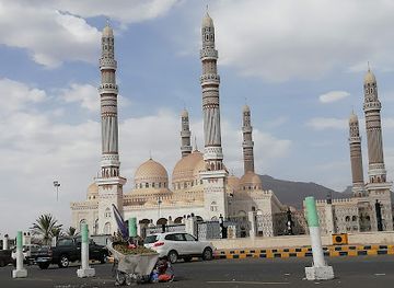 yemen/sana-a/landmark/al-sabeen-square
