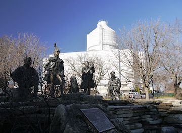missouri/jefferson-city/landmark/lewis-and-clark-monument