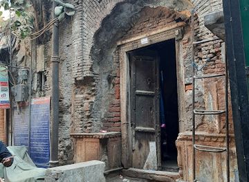 india/delhi/old-delhi/landmark/razia-sultan-tomb