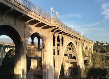 california/southern-california/landmark/colorado-street-bridge