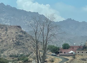 saudi-arabia/al-hada/landmark/akbrshjr@-mrmh-kynh