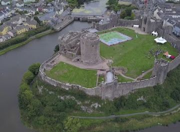 united-kingdom/pembrokeshire/attraction/pembroke-castle-2