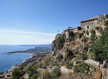 italy/taormina/landmark/taormina-castle