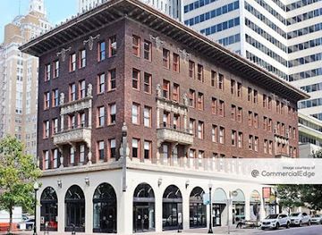 texas/plano/landmark/w-d-mcfarlin-building-texas-state-historical-marker