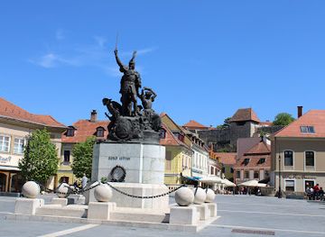 hungary/eger/landmark/dobo-istvan-square
