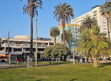 california/santa-monica/landmark/will-rogers-highway-marker