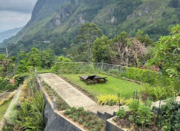 sri-lanka/uva-province/landmark/ella-rock-trailhead