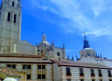 spain/segovia/landmark/st-cebrian-gate