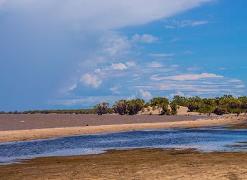 kenya/lake-turkana/landmark/eliye-springs-beach