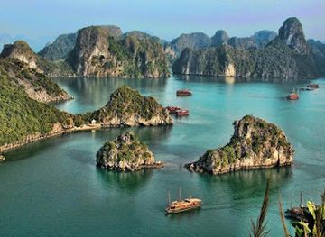 vietnam/ha-long/landmark/oasis-bay-party-cruise-halong-bay