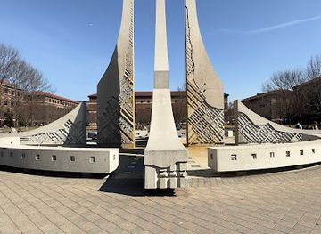 indiana/west-lafayette/landmark/engineering-fountain