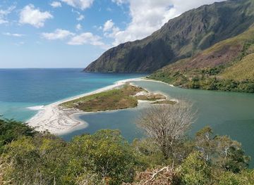 new-caledonia/hienghene/landmark/ouaieme-ferry