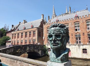 belgium/zeebrugge/landmark/standbeeld-frank-van-acker