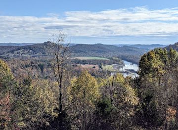 tennessee/appalachian-mountains/landmark/bearwaller-gap-trail-tater-knob-overlook-trailhead
