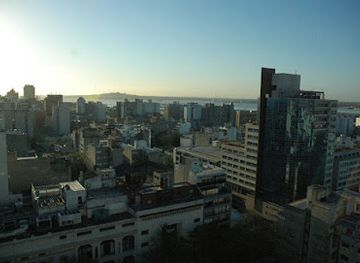uruguay/montevideo-coast/landmark/palacio-diaz