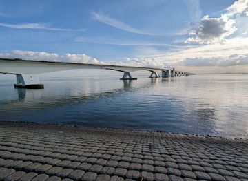 netherlands/zeeland/landmark/zeeland-bridge