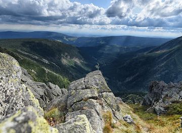 czechia/eagle-mountains/landmark/obri-dul