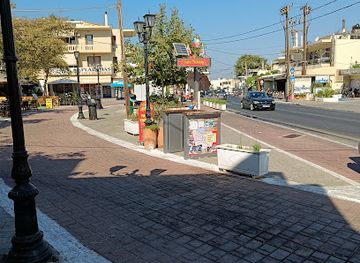 greece/chania/platanias/landmark/the-little-fun-train-platanias-square
