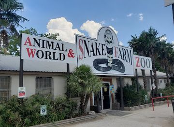 texas/new-braunfels/landmark/animal-world-snake-farm-zoo