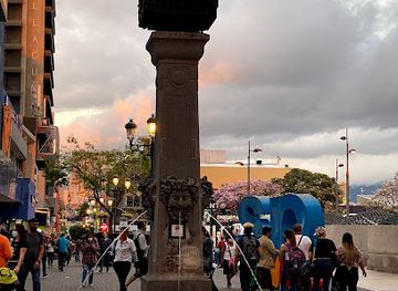 costa-rica/central-valley/landmark/el-reloj-de-la-fuente-de-la-avenida-central