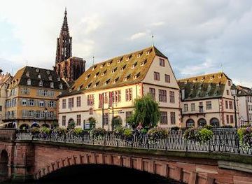 france/strasbourg/landmark/pont-du-corbeau