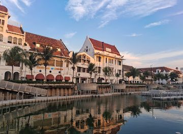 malaysia/east-malaysia/landmark/wisata-rumah-dua-negara