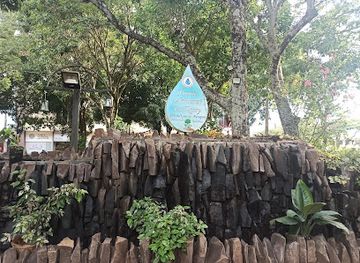 7 Saltos Monument