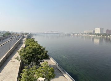 india/ahmedabad/landmark/lokmanya-tilak-garden-victoria-garden