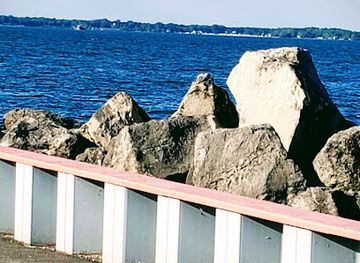 ohio/lake-erie-islands/landmark/kelleys-island-ferry