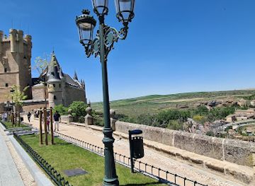 spain/segovia/landmark/monumento-a-daoiz-y-velarde