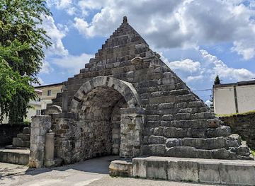 slovenia/carinthia/landmark/roman-wall