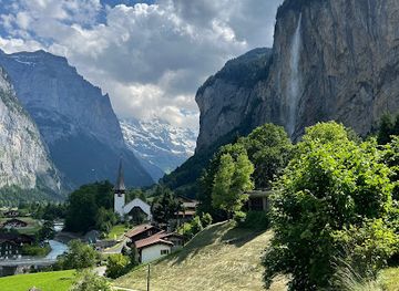 switzerland/lauterbrunnen-valley/landmark/buchenbachfall
