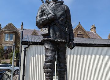 united-kingdom/orkney/landmark/statue-of-dr-john-rae-artic-explorer