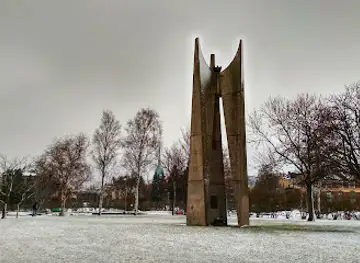 Memorial to Seafarers and the Deceased at Sea (Sculpture)