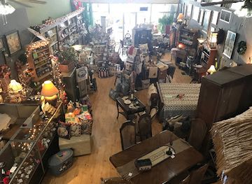 missouri/sedalia/landmark/the-flying-pig-emporium